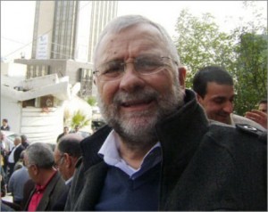 شبيلات يلقي كلمة في خيمة الحراك في الطفيلة