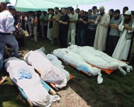 إسرائيل تكثف غاراتها على غزة .