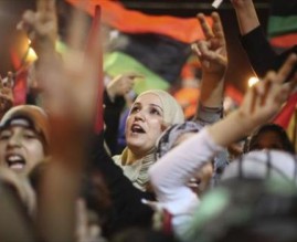 القذافي مازال بـ’ العزيزية ’وفرار البغدادي لتونس -فيديو