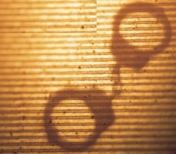 احالة موظف في بلدية خالد بن الوليد بلواء بني كنانه الى المدعي العام