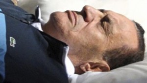 محكمة مبارك تتحفظ على شاهد إثبات بتهمة شهادة الزور.. صور