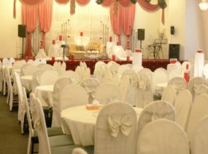 مقبلون على الزواج يصطدمون بارتفاع تكاليف حجوزات صالات الأفراح