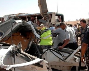 12 اصابة بينهم طلاب في حادث بين باصين بالزرقاء