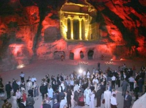 الدخل السياحي يهبط 30 % خلال الشهر الماضي