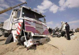 وفاتان بتصادم قلاب وشاحنة بالضليل