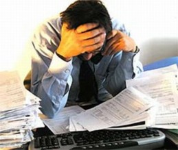 ديوان تفسير القوانين يحظر عمل الموظف العام بالتجارة