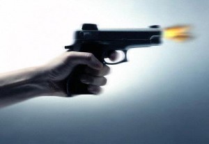 شخص يطلق النار على عائلة زوجته