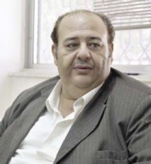 الساحة الفنية تفقد الفنان الأردني محمود صايمة