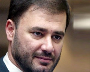 وضاح خنفر يستقيل من الجزيرة