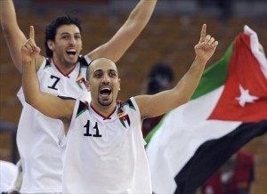 نشامى كرة السلة هزموا إيران وتأهلوا لنصف نهائي آسيا