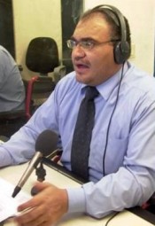 وفاة المعلق الرياضي الأردني أكرم عودة