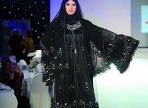 خليجية تشتري عباءة بمليون و200 الف درهم