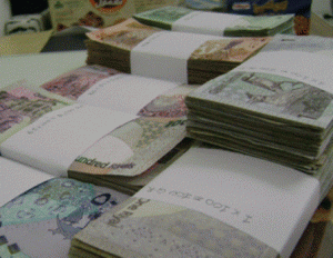 إحباط تهريب مليوني ريال في المدورة