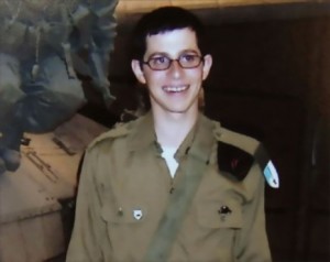 اتفاق بين حماس وإسرائيل لمبادلة شاليط بأسرى فلسطينيين