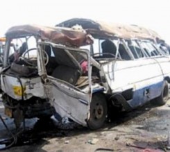 إصابة 7 موظفين في تدهور باص للجامعة الهاشمية