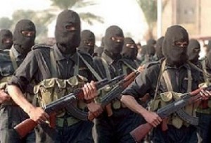 مسلحون يقطعون طريق المطار مشهرين بنادق رشاشة