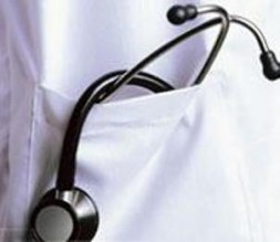 اعتداء على طبيب وتحطيم مركز صحي القطرانه