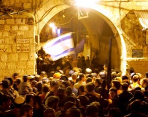 متطرفون يهود يقتحمون الاقصى