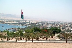 أصحاب اسبقيات يعتدون على القنصل المصري في العقبة