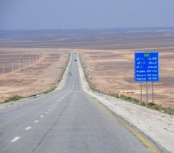 كاتب سعودي يطالب الخليج التدخل لإصلاح طريق بالاردن