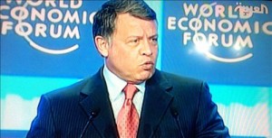 الملك يفتتح المنتدى الاقتصادي العالمي ... ويدعو الحضور الوقوف دقيقة حداد على روح الامير سلطان