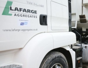 مدير عام لافارج يطالب بسيادة القانون