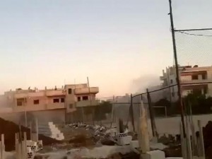 دبابات سورية تقصف حمص بعد انشقاقات بالجيش