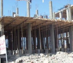 البيادر : 3 إصابات في انهيار سقف مبنى قيد الإنشاء