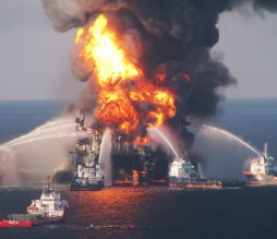 وفاة مواطن أردني في حادث حريق الباخرة المصرية