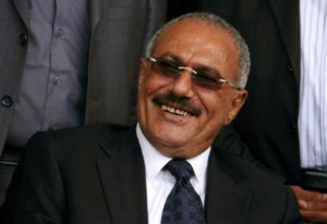 الرئيس اليمني يعلن استعداده للتنحي خلال 90 يوما