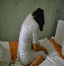 مادبا : فتاة تنجب سفاحا من شقيقها و الاخرى من صديقها