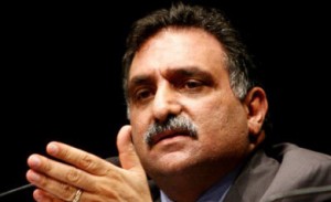 أسباب تغييب عزمي بشارة عن فضائية