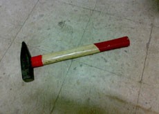 الاشغال الشاقة لمتهم ضرب موظفا في شركة الكهرباء بشاكوش