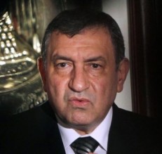 الحكومة المصرية قدمت استقالتها والمجلس العسكري قبلها...