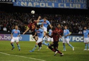 كافاني يقود نابولي لفوز ثمين على مانشستر سيتي