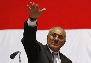 صالح إلى نيويورك للعلاج بعد تسليم السلطة