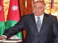 قموه يخفض نفقات وزارة الصناعة 10 بالمئة