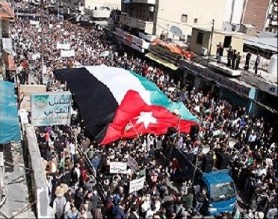 مسيرة حاشدة في وسط البلد تطالب بإنقاذ الاردن من تغول الفساد