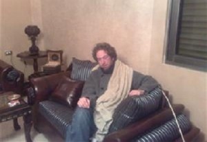 مجهولون يعتدون على سائح بريطاني بعد استدراجه إلى السلط