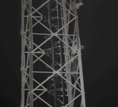 عشريني حاول الانتحار من برج الاتصالات بالكرك