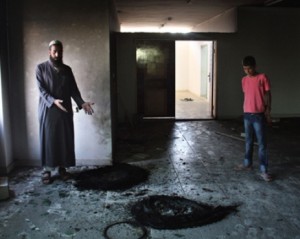 مستوطنون احرقوا مسجد علي بن أبي طالب في الضفة