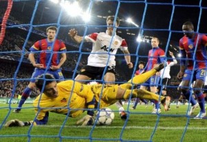 بازل السويسري يقضي على آمال مانشستر يونايتد في دوري الأبطال