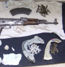 القبض على 3 مطلوبين بسحاب بعد تبادل لإطلاق النار