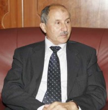 محاولة اغتيال مصطفى عبد الجليل رئيس الانتقالي الليبي بقنبلة يدوية