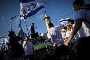 مستوطنون يحرقون مسجدا ثانيا والسلطة تدعو لموقف عربي