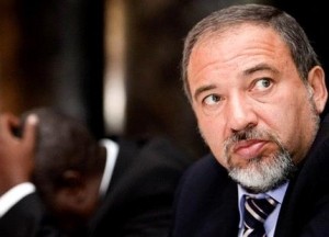 ليبرمان: عباس ليس شريكا والفلسطينيون عقبة امام السلام