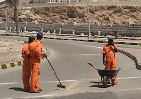 أبو السمن: رؤساء بلديات يعينون حملة "بكالوريوس" كعمال وطن