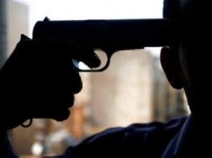 شرطي من قوات البادية يطلق النار على نفسه