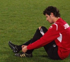 اصابة انس بني ياسين قد تحرمه اللعب