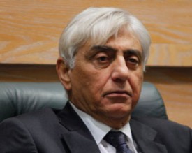 وزير العمل يخالف القانون ..!!